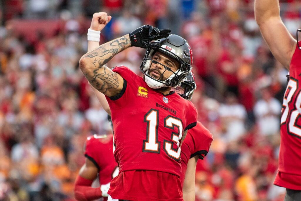 With two games left in the NFL season, can Mike Evans reach 1000 yards once again?