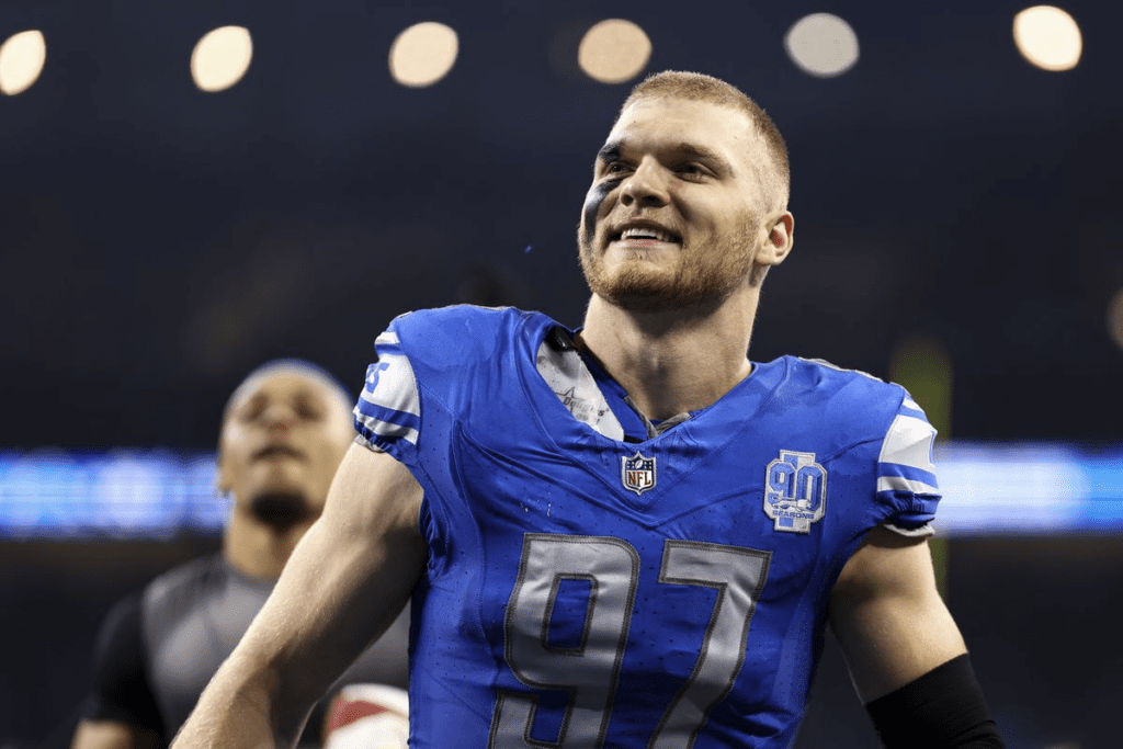 Lions DE Aidan Hutchinson